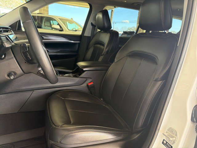 Used 2023 Jeep Grand Cherokee L Limited w/ Luxury Tech Group II image 16