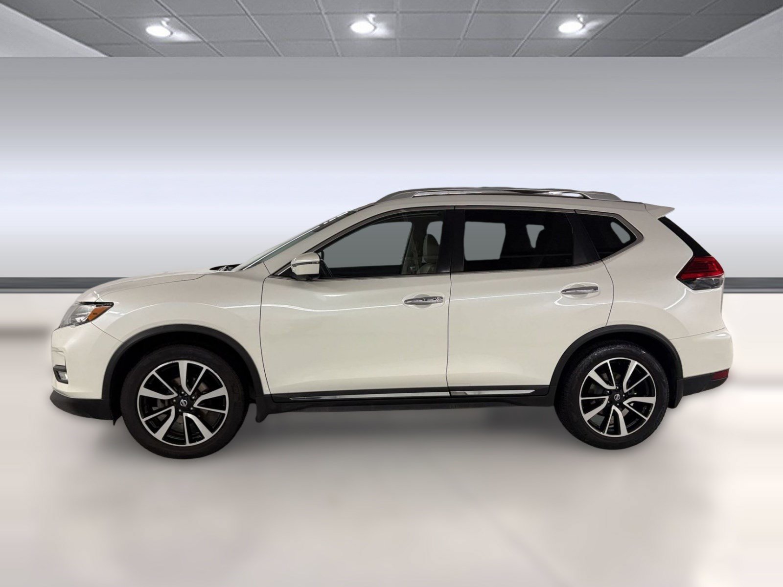 Used 2017 Nissan Rogue SL w/ SL Premium Package FWD image 2