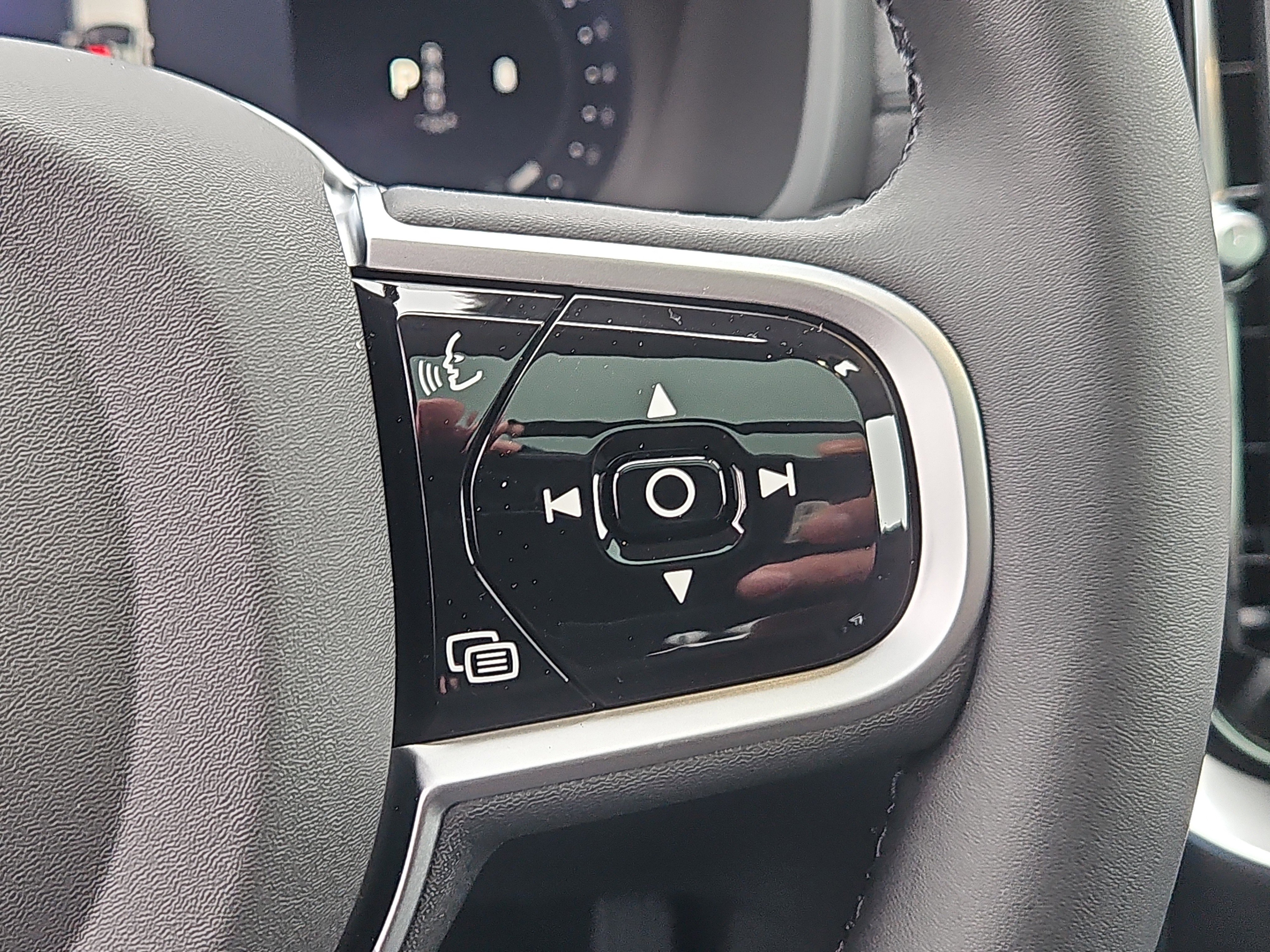 New 2026 Volvo XC90 B6 Ultra w/ Protection Package Premier AWD/4WD image 16