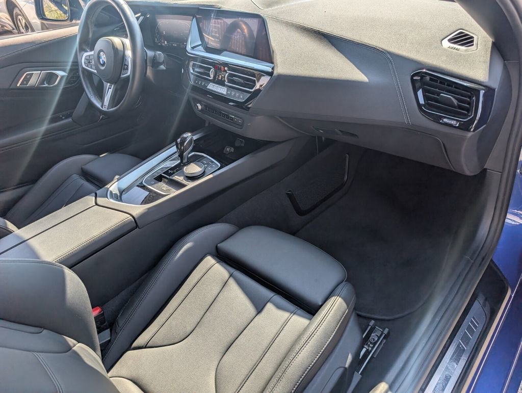 Used 2025 BMW Z4 sDrive30i image 16