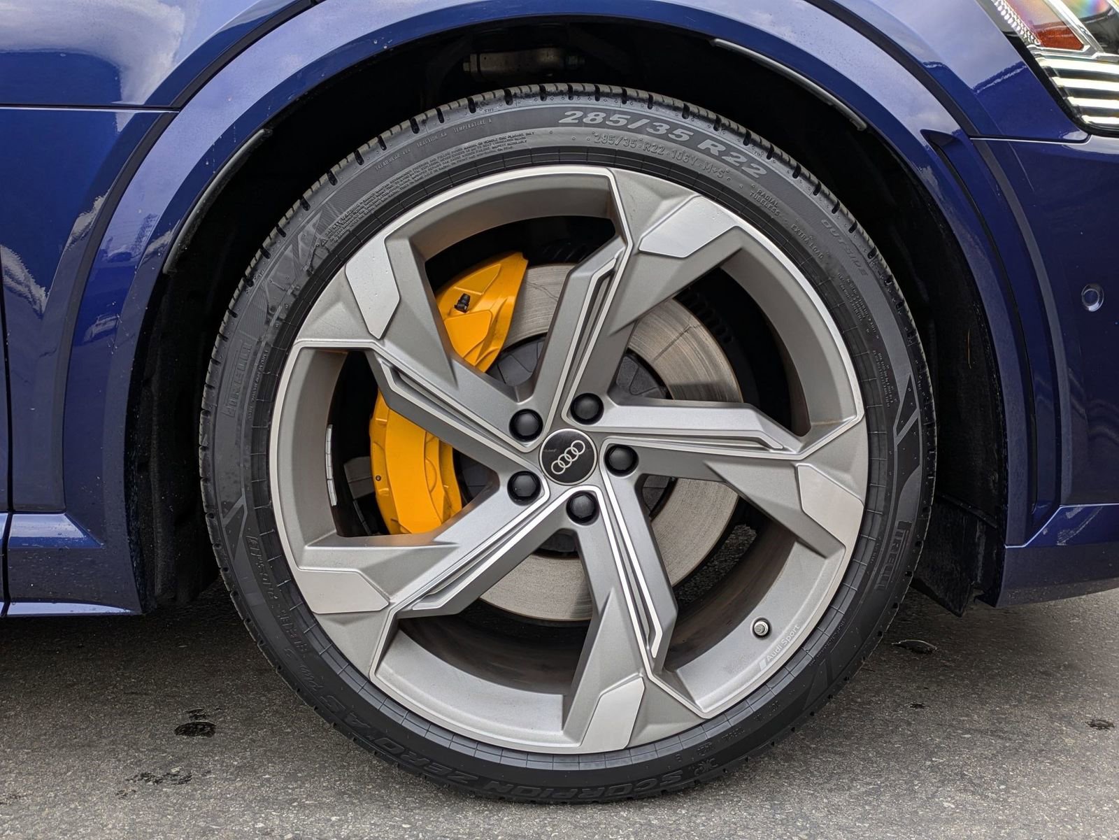 Used 2023 Audi e-tron S Premium Plus w/ Black Optic Package image 27