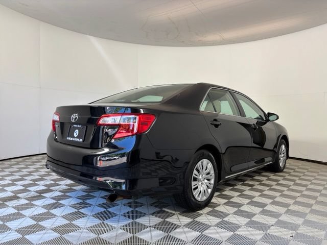 Used 2012 Toyota Camry LE FWD image 7