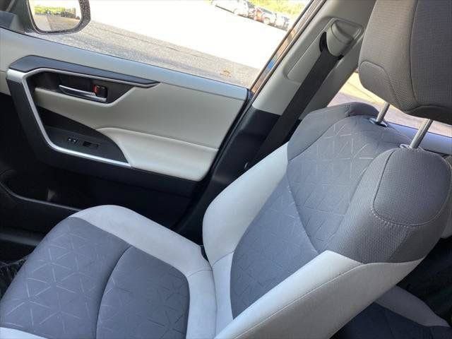 Certified 2019 Toyota RAV4 XLE w/ Convenience Package AWD/4WD image 56