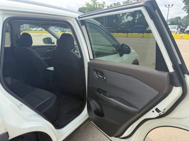 Used 2021 Nissan Rogue SV AWD/4WD image 9