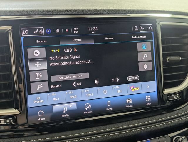 Used 2025 Chrysler Pacifica Select FWD image 19