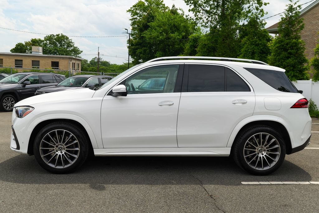 Used 2025 Mercedes-Benz GLE 450e 4MATIC image 4