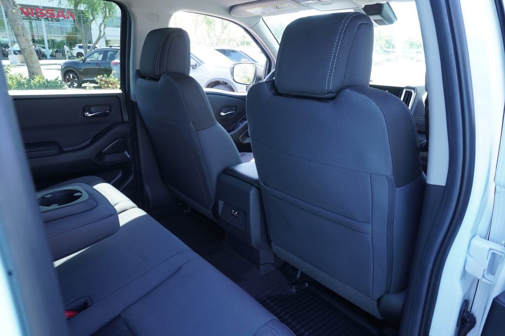 New 2026 Nissan Frontier 4x4 Crew Cab image 11
