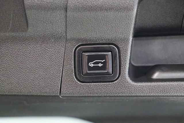 Used 2021 GMC Acadia SLE w/ Driver Convenience Package FWD image 34