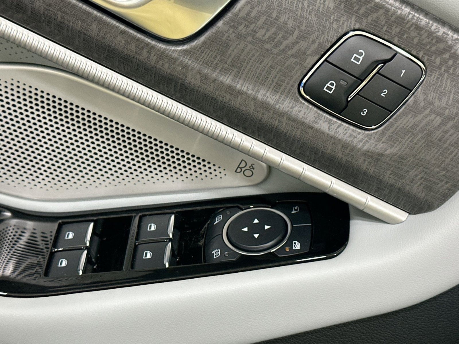 New 2026 Ford Explorer Platinum w/ LUX Leather Package image 16