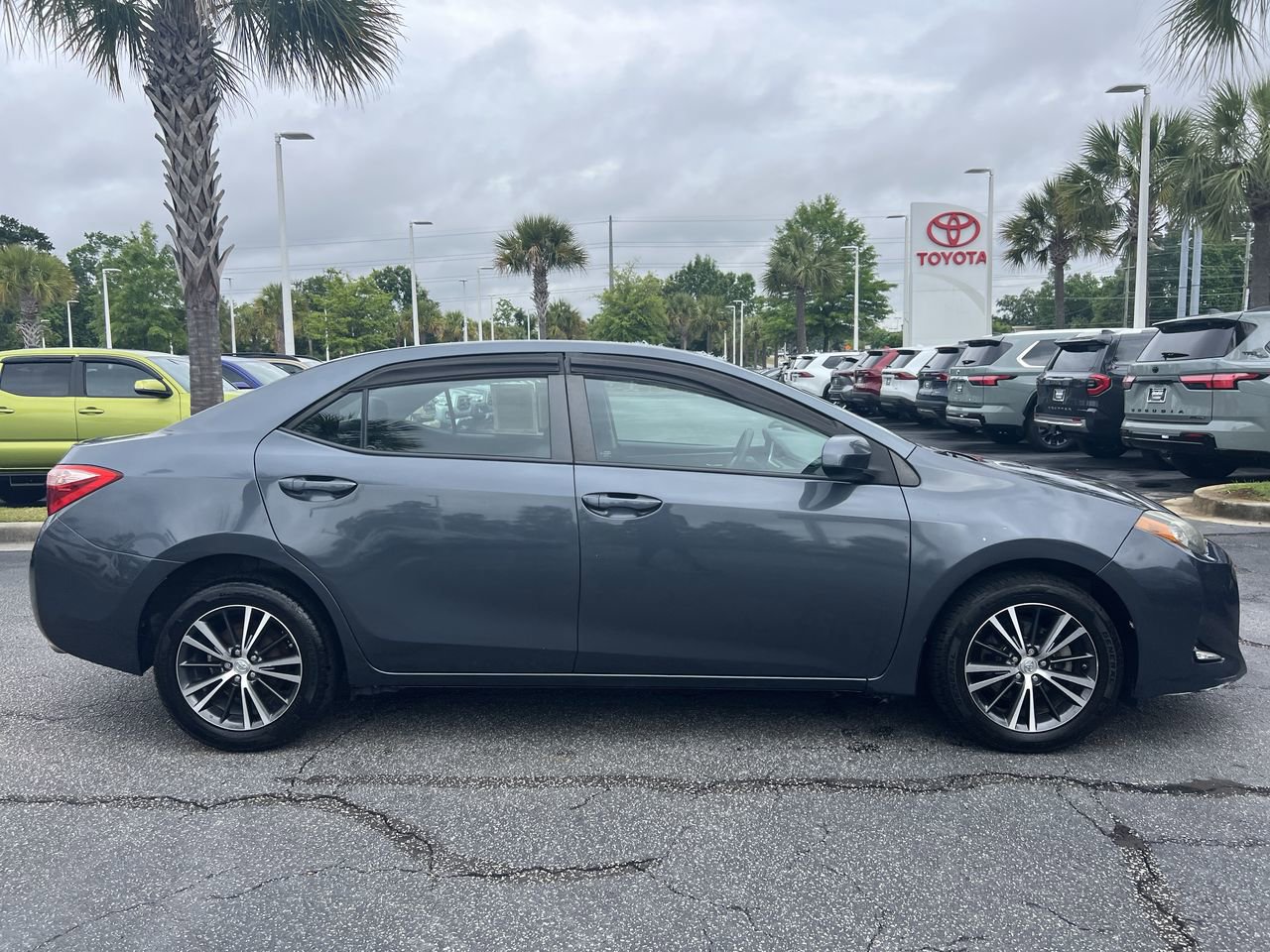 Used 2017 Toyota Corolla LE FWD image 11