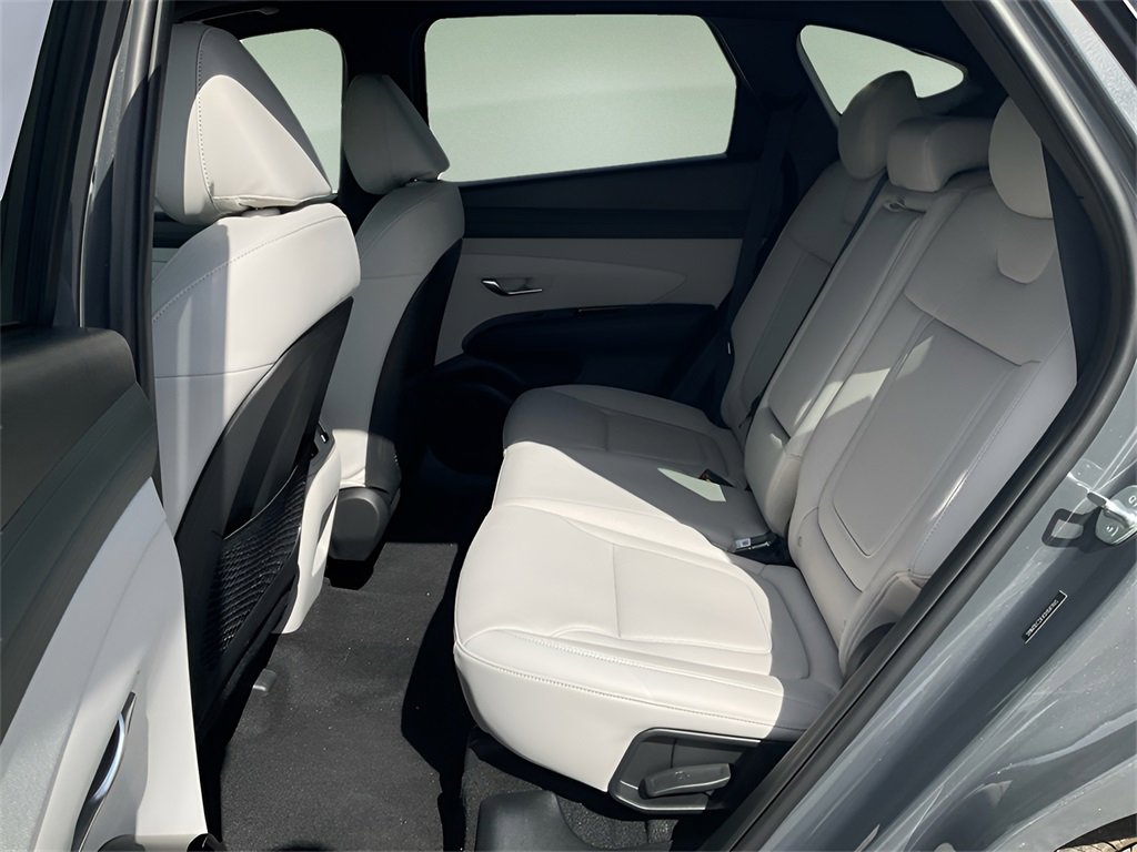 New 2025 Hyundai Tucson Limited image 12