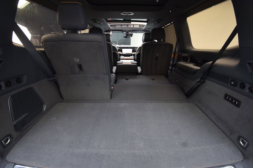 New 2024 Jeep Grand Wagoneer Series III AWD/4WD image 44