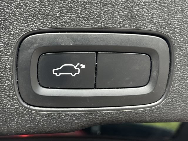 Used 2019 Volvo XC60 T5 Momentum w/ Protection Package Premier FWD image 28