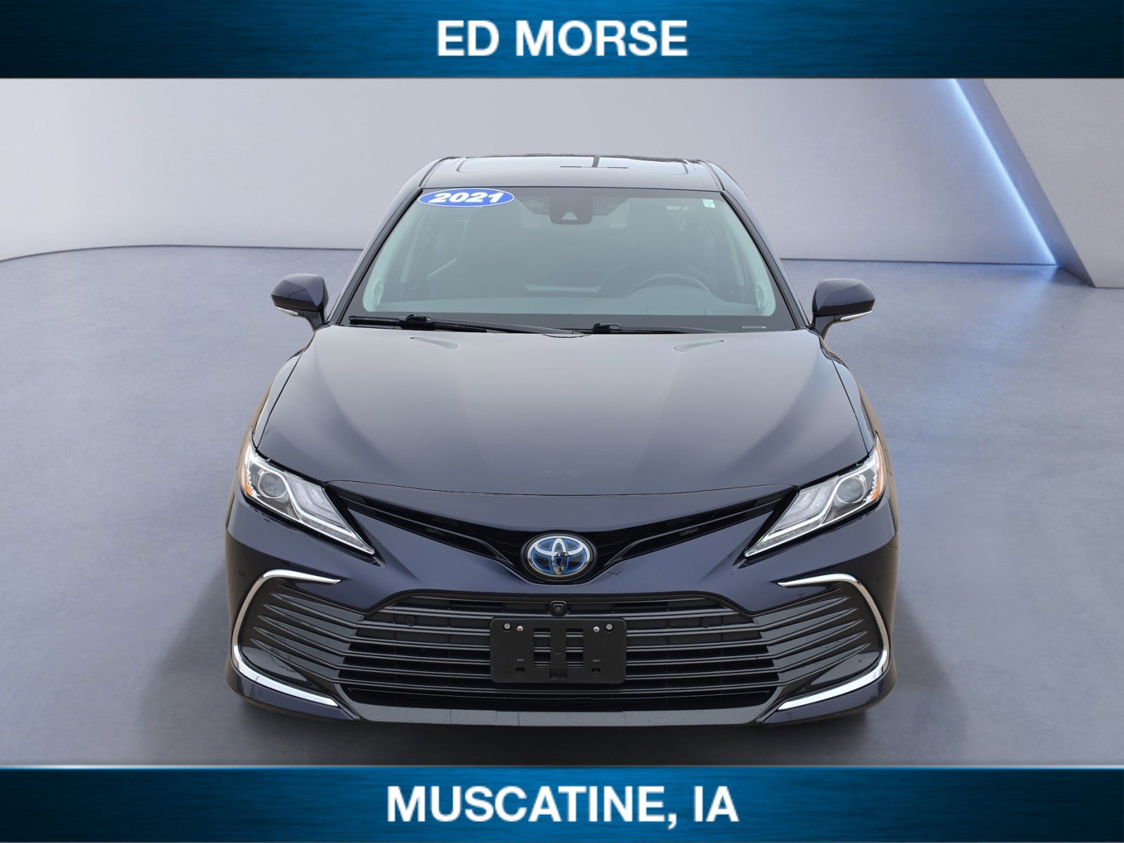 Used 2021 Toyota Camry XLE w/ Navigation Upgrade Package FWD image 8