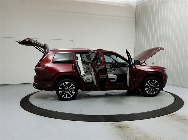 Used 2022 Jeep Grand Cherokee L Overland w/ Advanced Protech Group III image 16