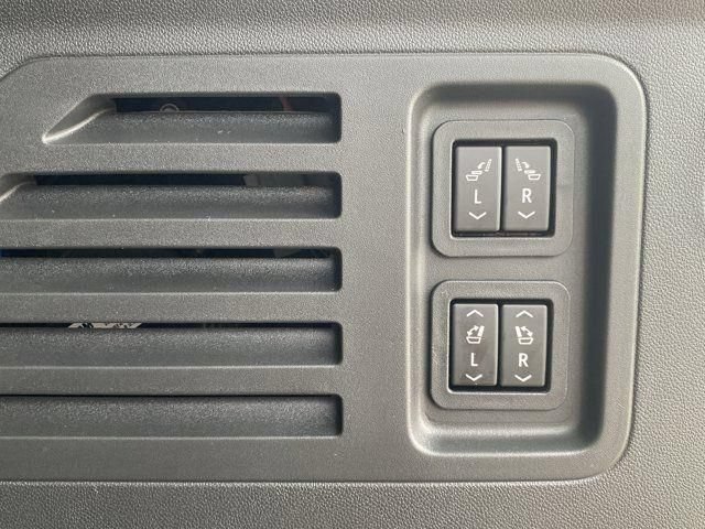New 2026 Chevrolet Traverse High Country w/ LPO, Floor Liner Package FWD image 26