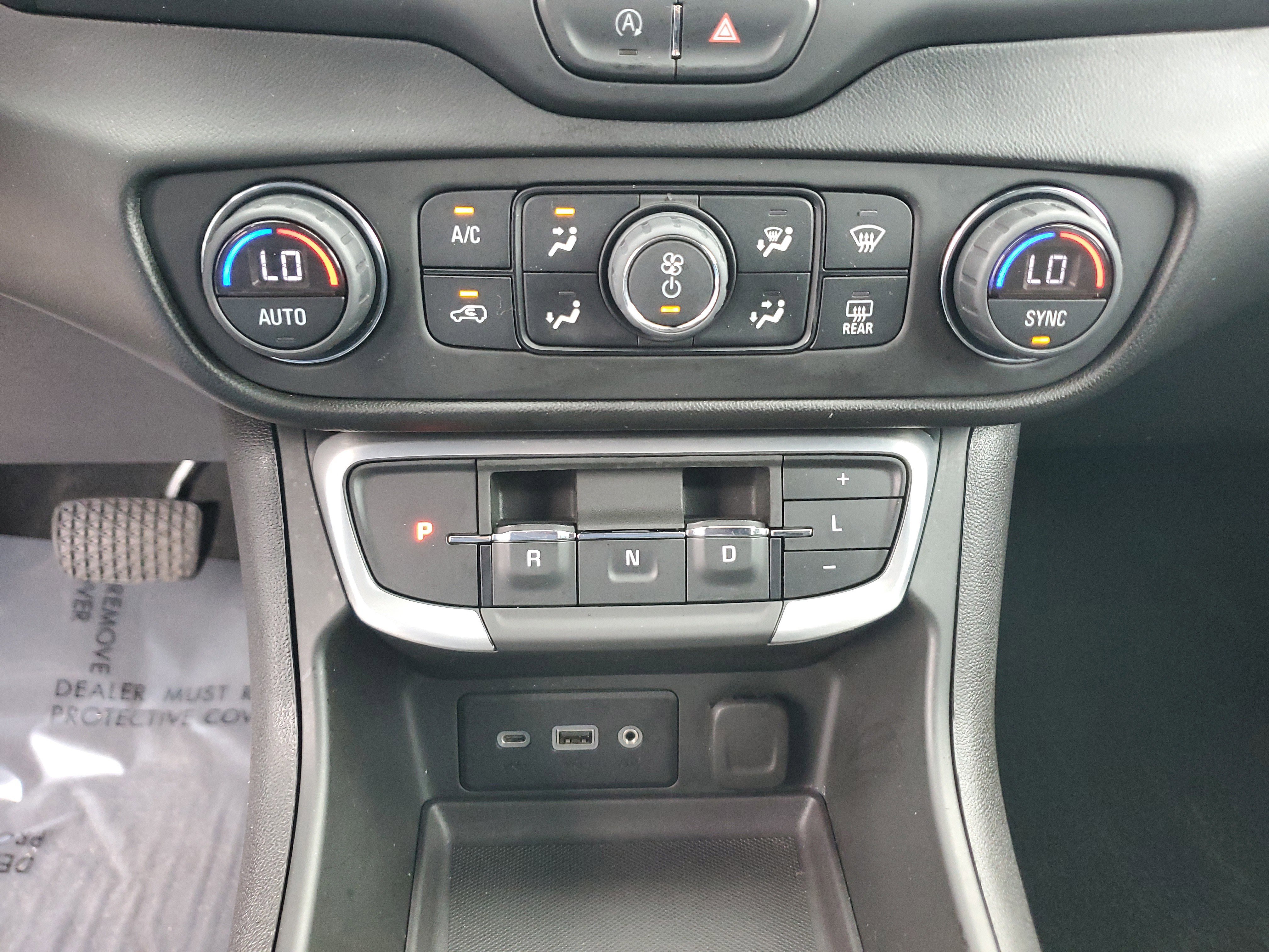 Used 2022 GMC Terrain SLE w/ Driver Convenience Package image 25