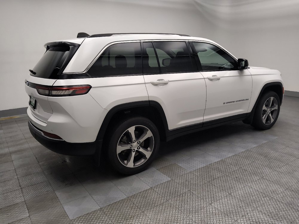 Used 2022 Jeep Grand Cherokee Limited 4xe w/ MOPAR Finishing Package AWD/4WD image 10