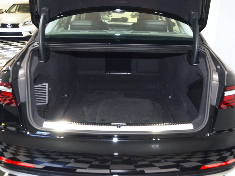 Used 2020 Audi S8 L image 33