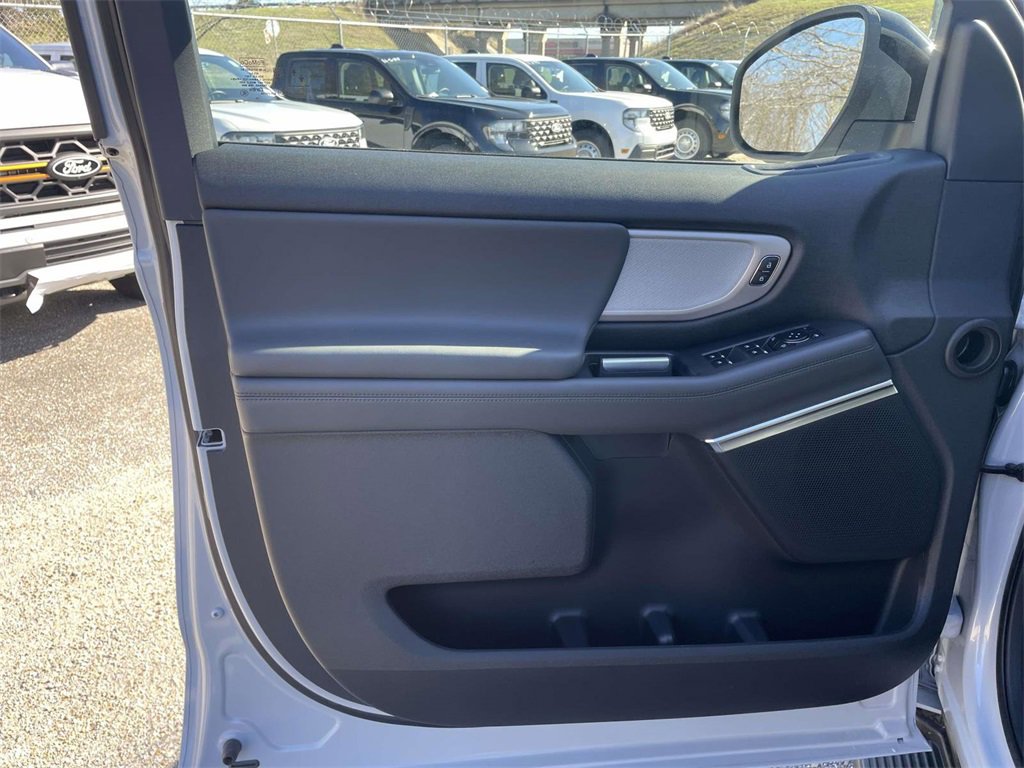 New 2026 Ford Expedition Active image 15