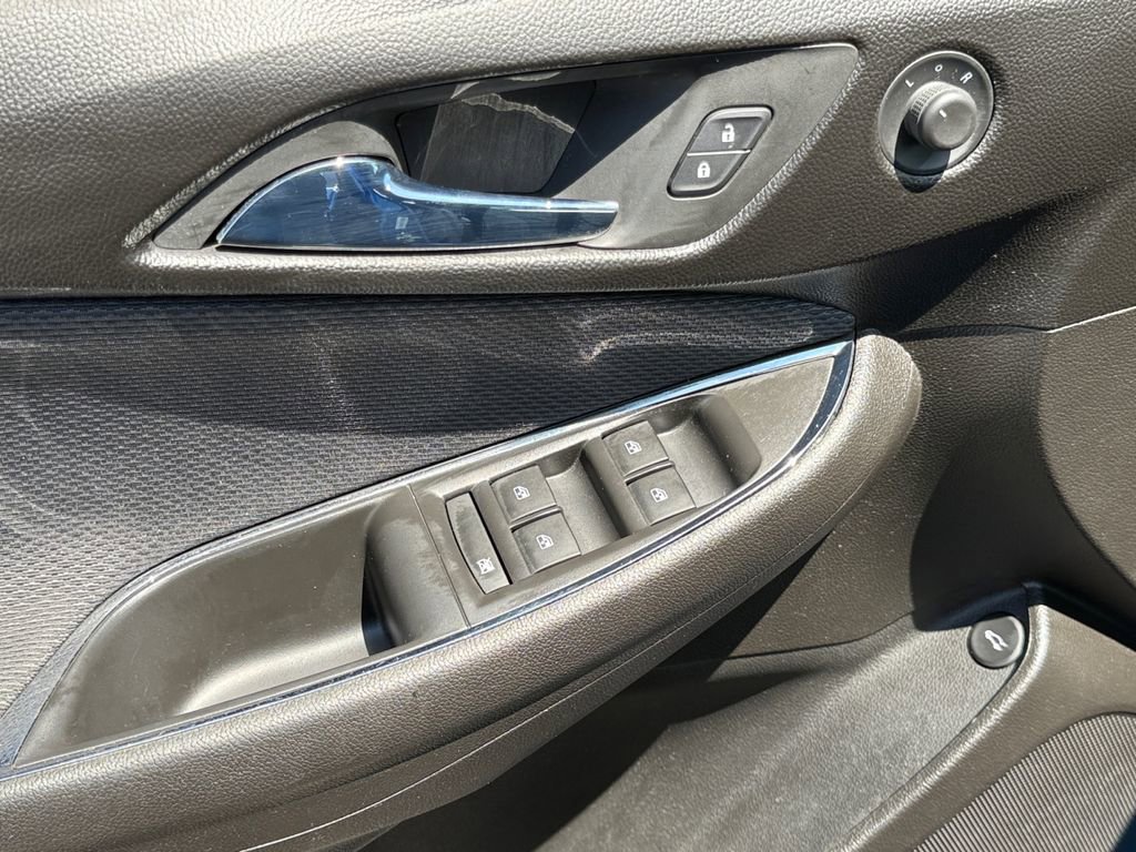 Used 2018 Chevrolet Cruze LT w/ Sun And Sound Package FWD image 11
