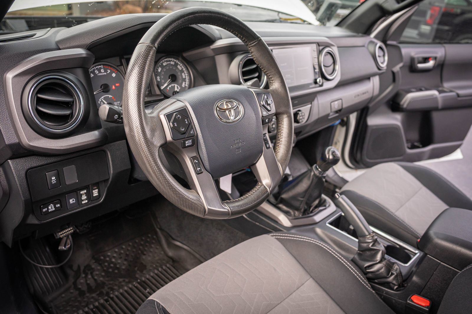 Used 2020 Toyota Tacoma TRD Off-Road image 16
