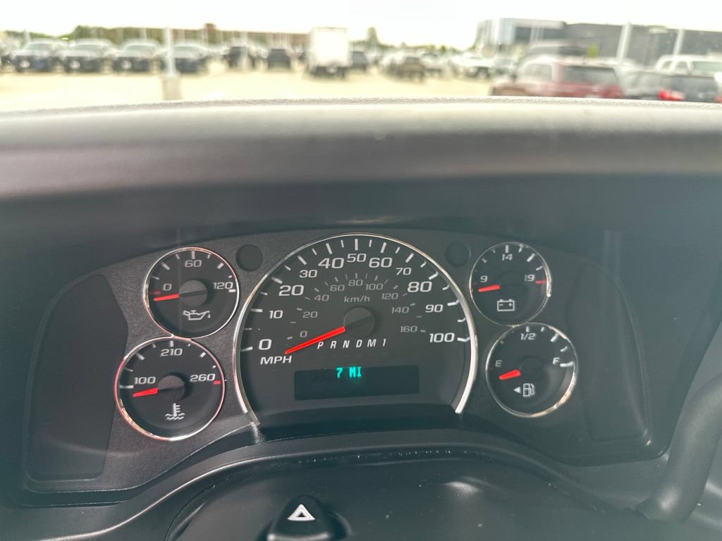 Used 2025 Chevrolet Express 3500 LT w/ LT Preferred Equipment Group RWD image 5