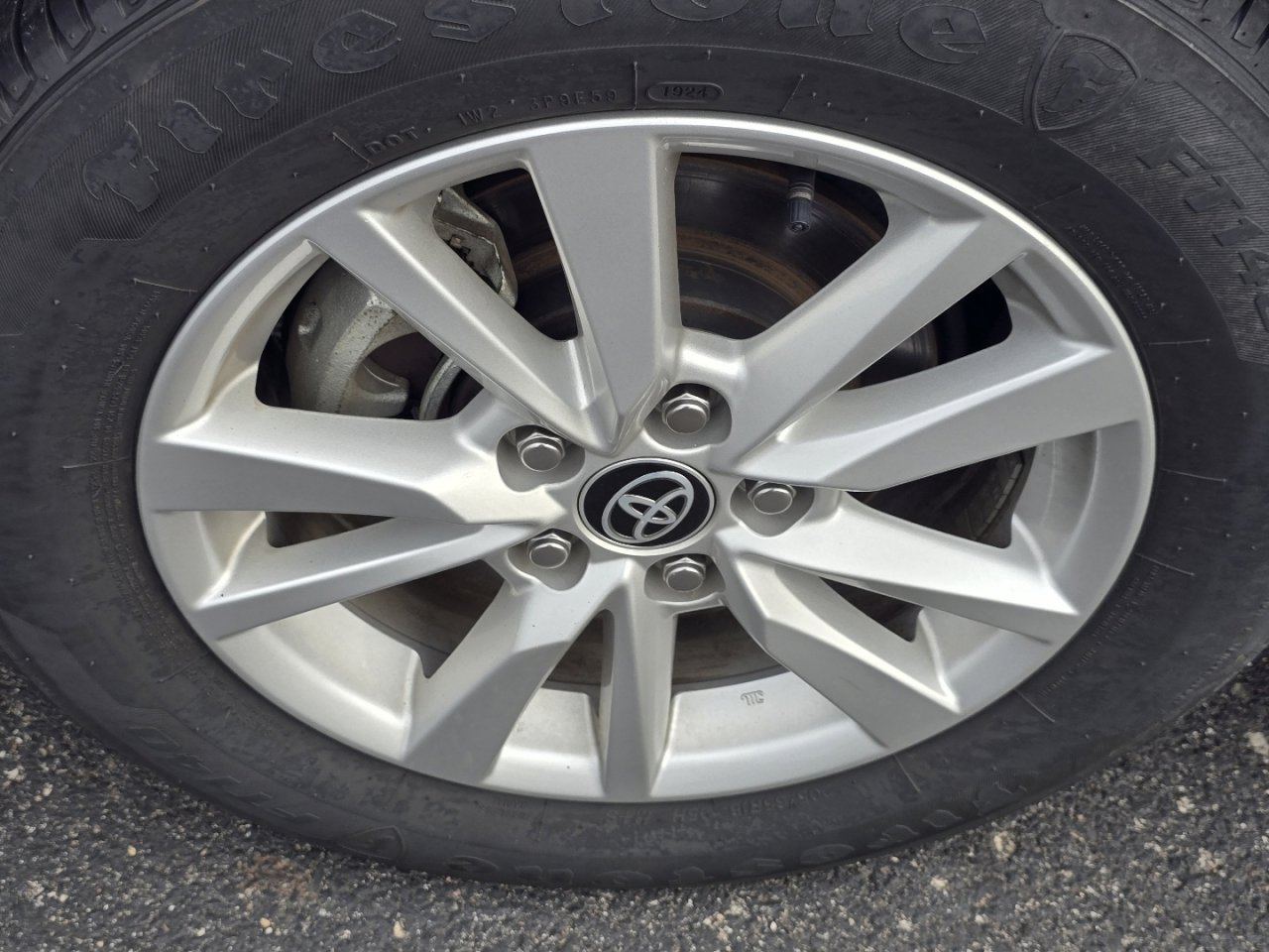 Used 2025 Toyota Camry LE image 11