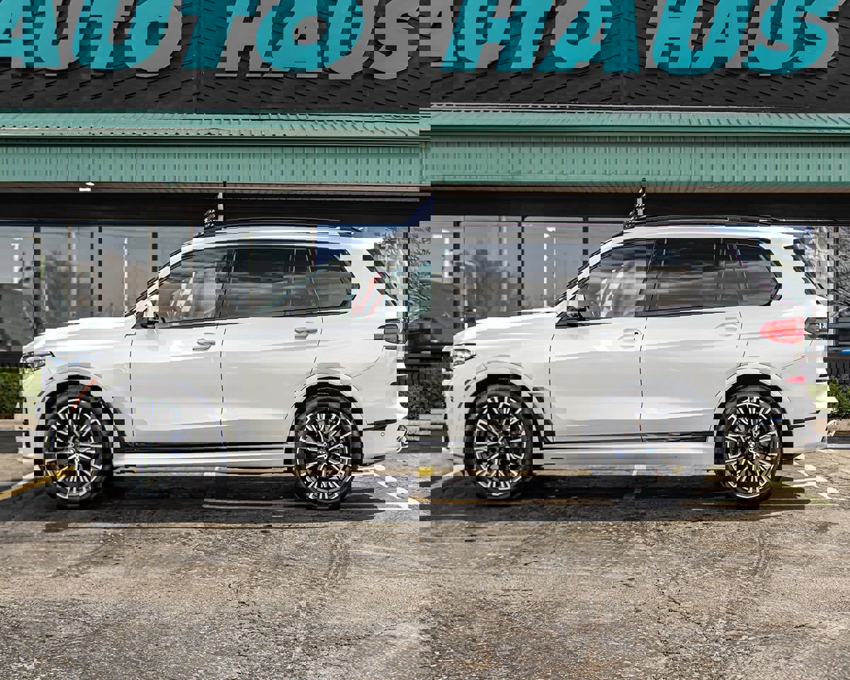 Used 2019 BMW X7 xDrive50i w/ Dynamic Handling Package image 7