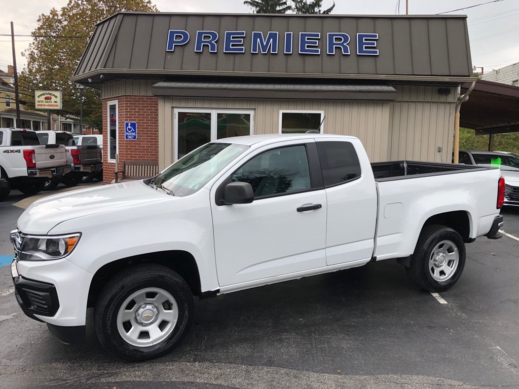 Used 2022 Chevrolet Colorado W/T RWD image 2