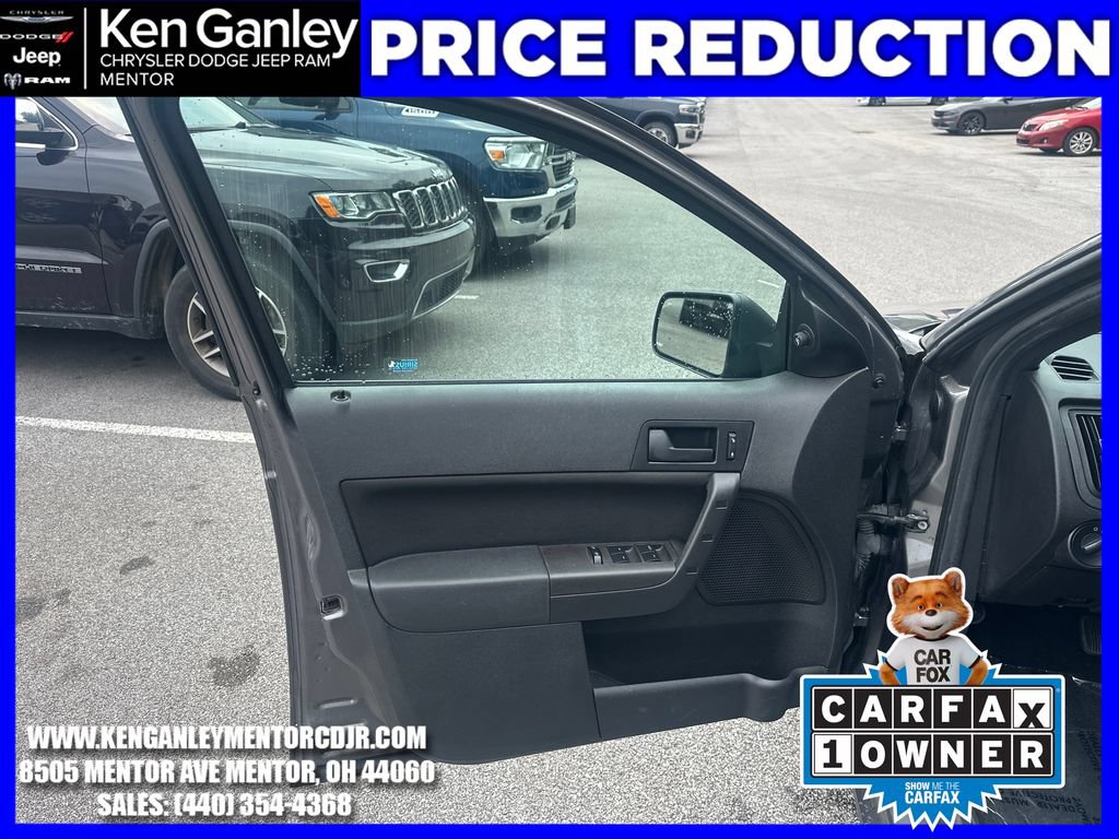 Used 2010 Ford Focus SE FWD image 10
