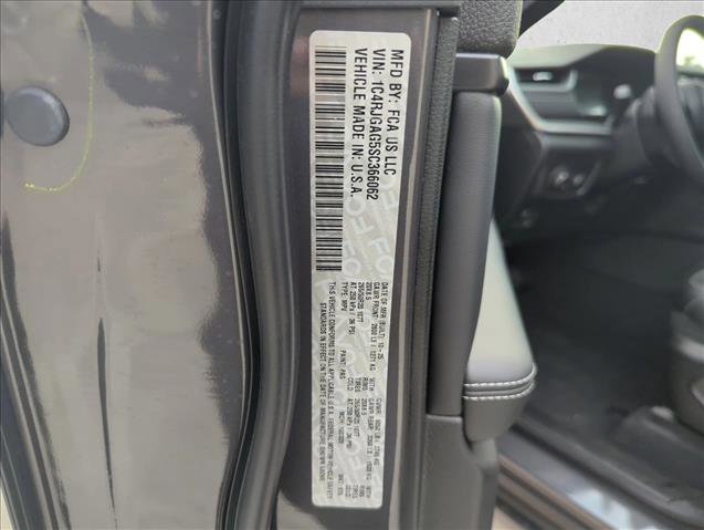 New 2025 Jeep Grand Cherokee Altitude image 20