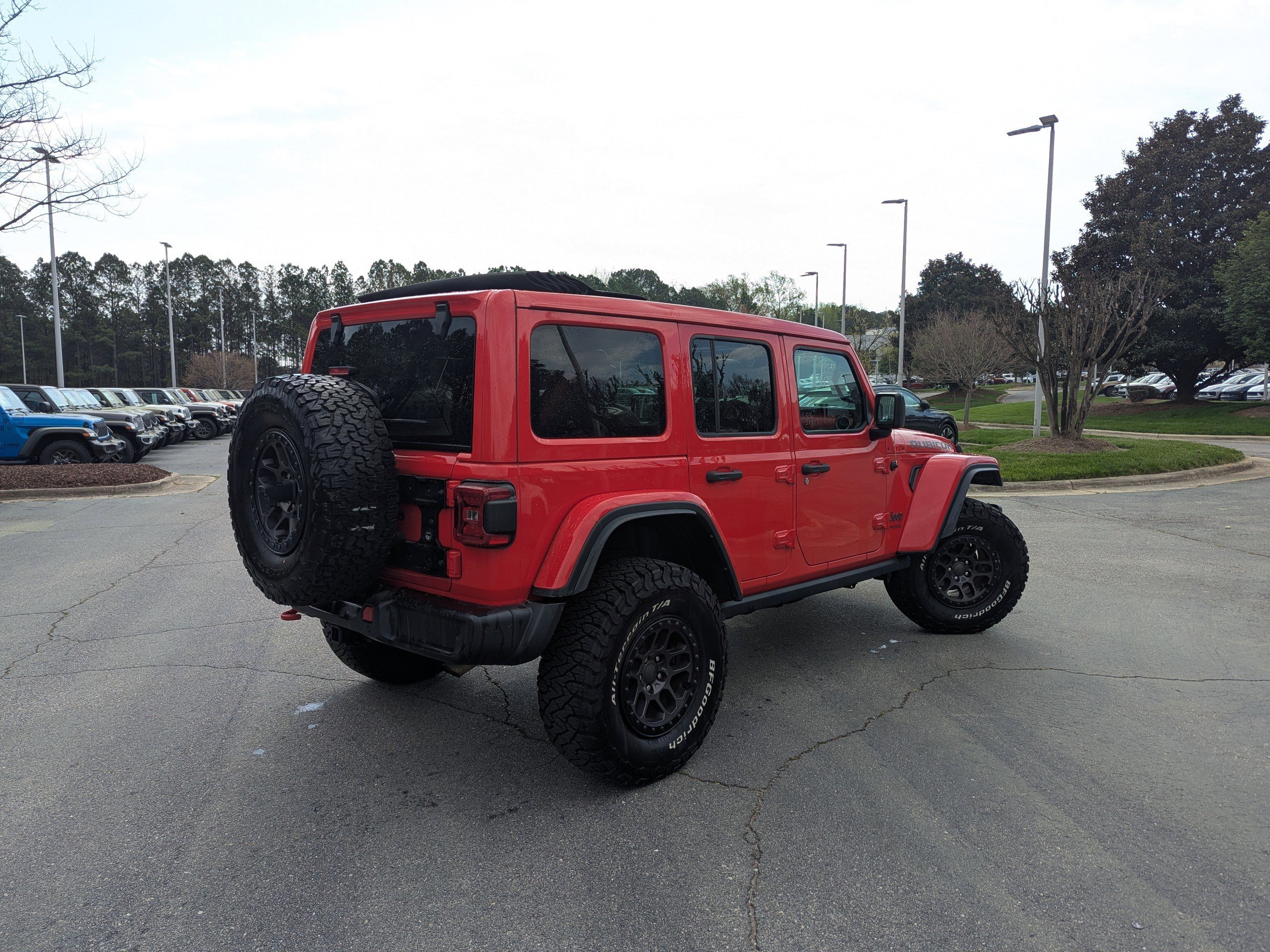 Used 2022 Jeep Wrangler Unlimited Rubicon w/ Xtreme Recon 35" Tire Package image 10