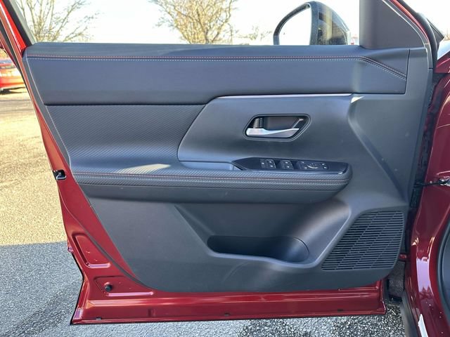 New 2026 Nissan Kicks SR FWD image 14