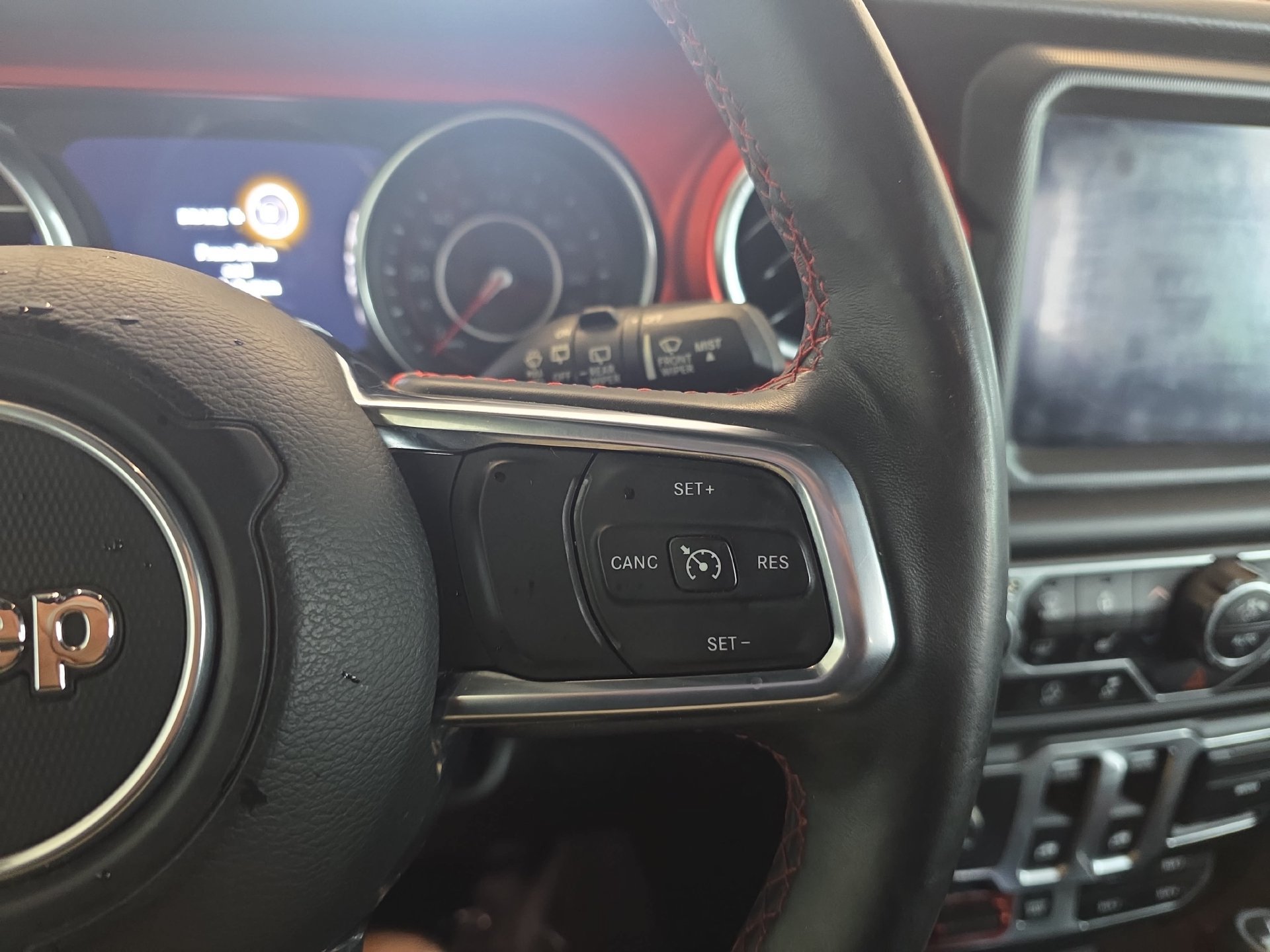 Used 2018 Jeep Wrangler Rubicon AWD/4WD image 17