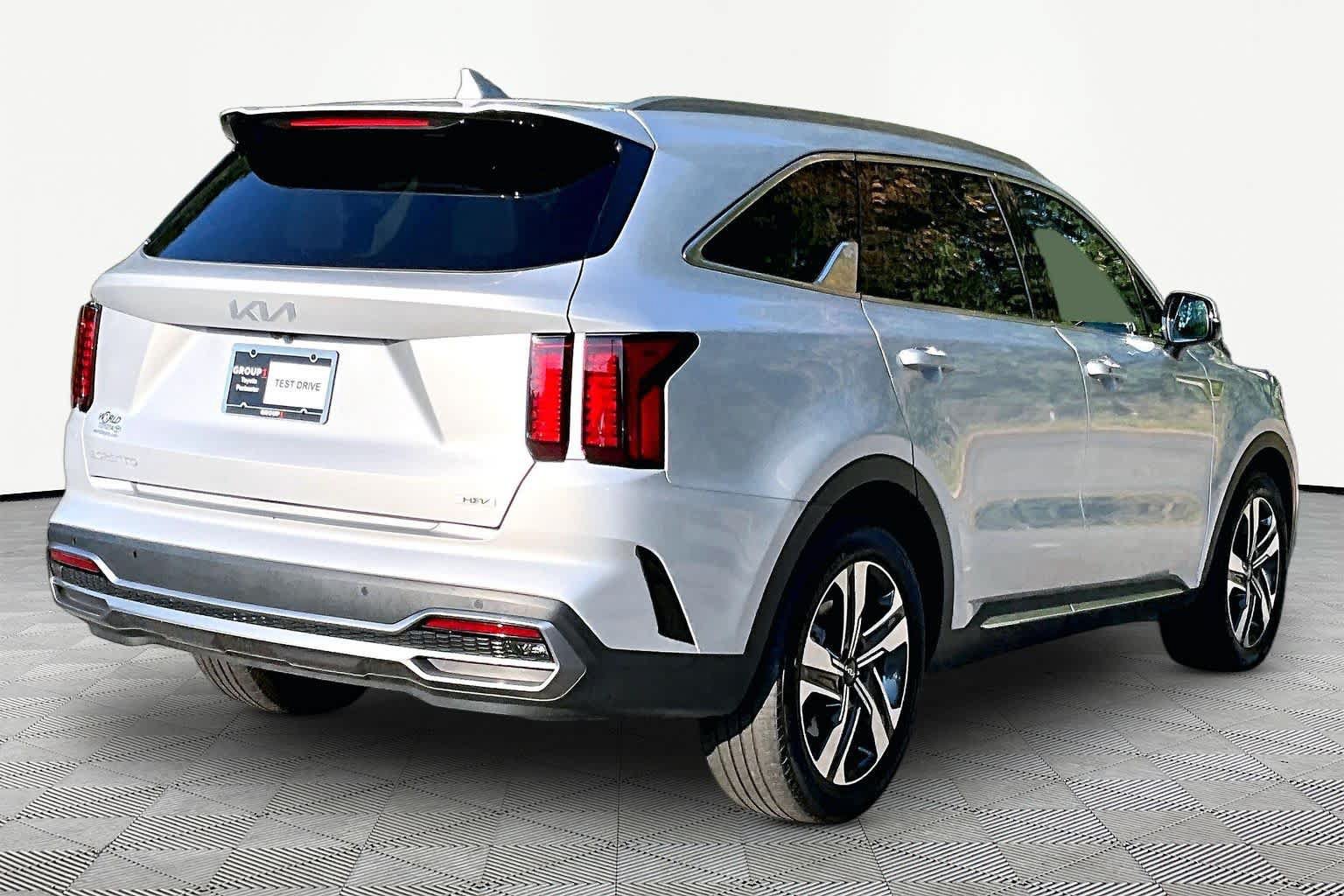 Used 2023 Kia Sorento EX AWD/4WD image 13
