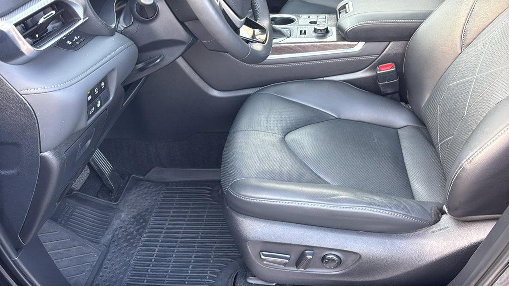 Used 2024 Toyota Highlander Platinum AWD/4WD image 29