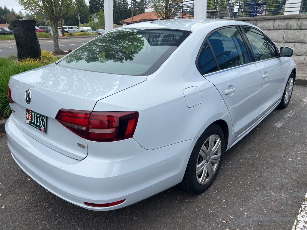 Used 2017 Volkswagen Jetta S w/ Jetta S Cold Weather Package FWD image 4