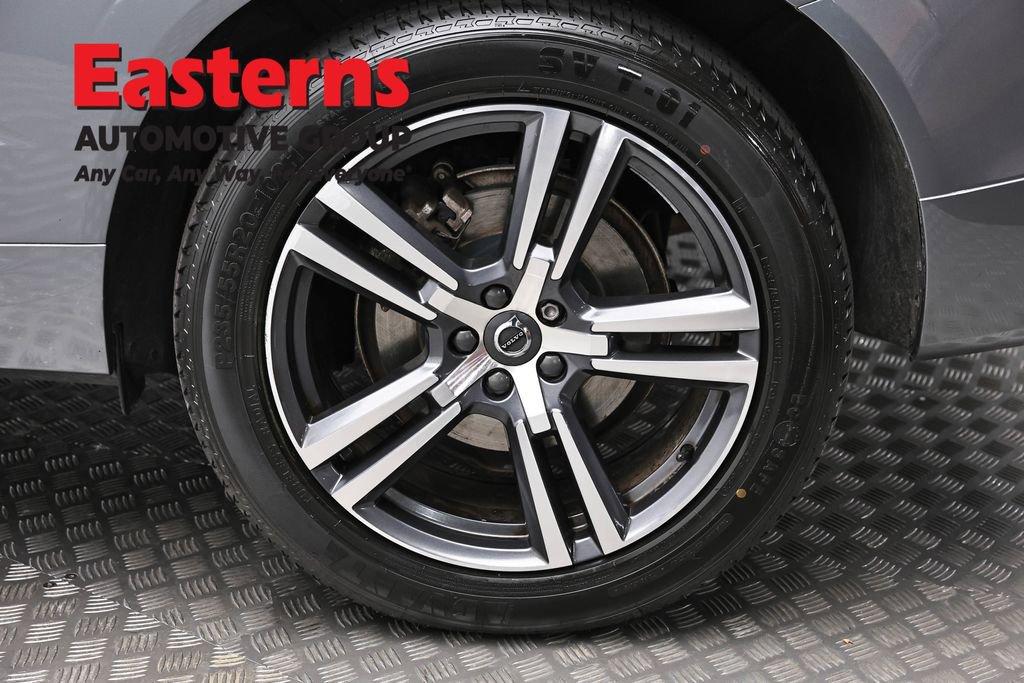 Used 2019 Volvo XC60 T6 Momentum w/ Premium Package image 8