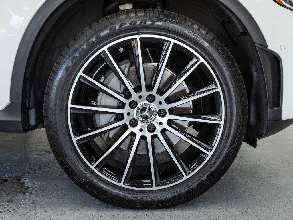 Used 2021 Mercedes-Benz GLC 300 4MATIC Coupe image 11