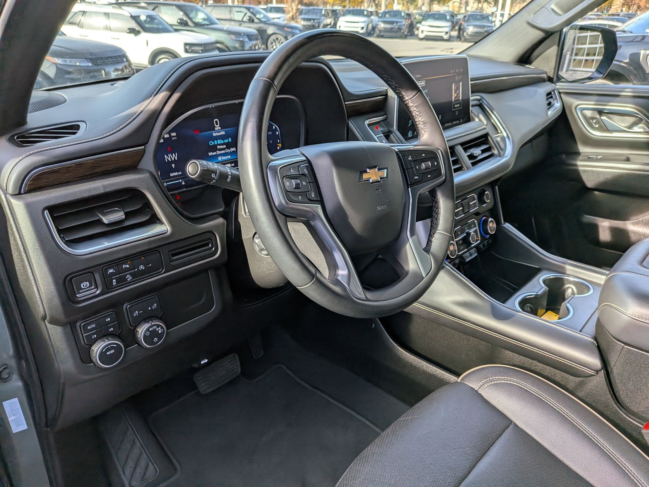 Used 2023 Chevrolet Suburban Premier image 15