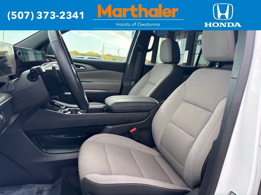 Used 2026 Chevrolet Traverse LT w/ Driver Confidence Package AWD/4WD image 10