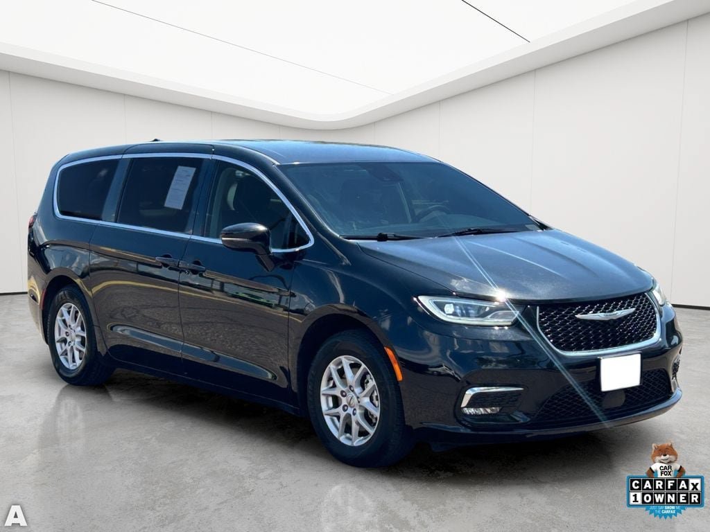 Certified 2024 Chrysler Pacifica Touring-L FWD image 7