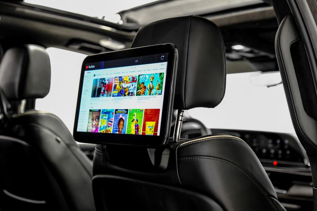 Used 2024 Cadillac Escalade V w/ LPO, ONYX Package image 36