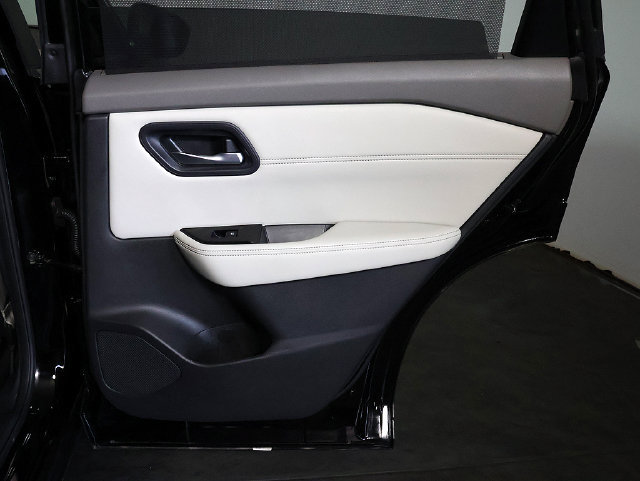 Used 2023 Nissan Rogue SV w/ SV Premium B Package FWD image 29