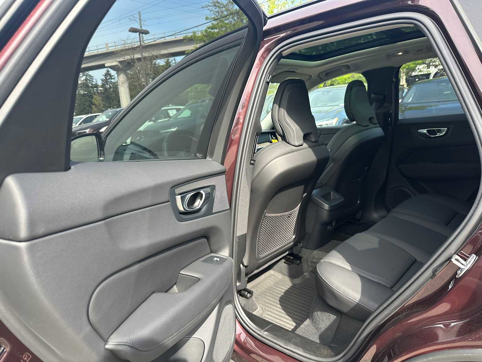 Used 2026 Volvo XC60 B5 Plus w/ Climate Package PRO image 16