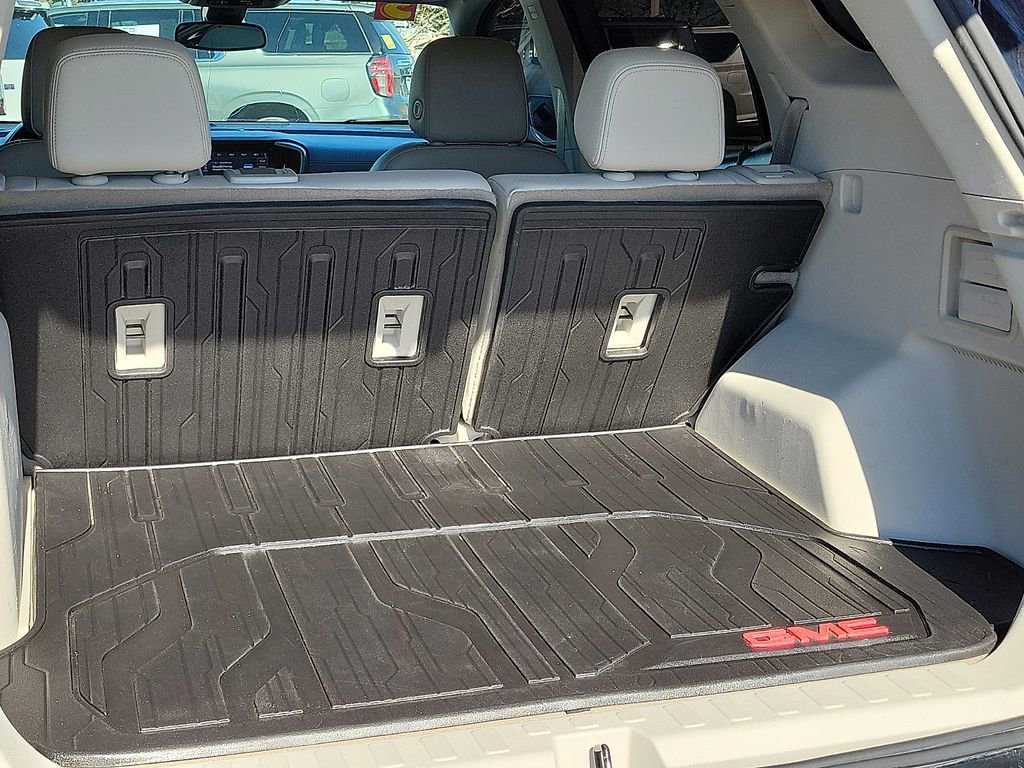 Used 2023 GMC Terrain Denali w/ Black Diamond Edition image 15