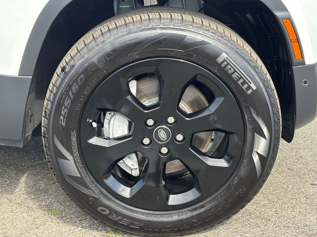 Used 2023 Land Rover Defender 110 SE image 31