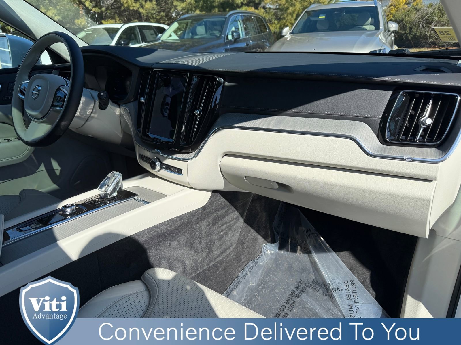 Certified 2023 Volvo XC60 B5 Ultimate w/ Climate Package image 30