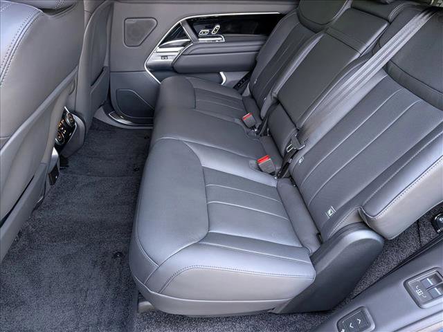 Certified 2025 Land Rover Range Rover Long Wheelbase SE image 20